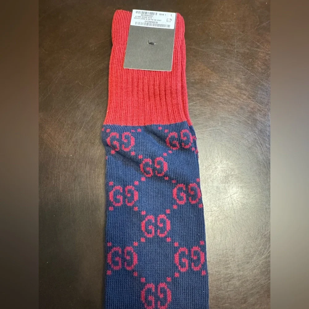 New Authentic Gucci GG Supreme Logo Navy Red Socks Size L
